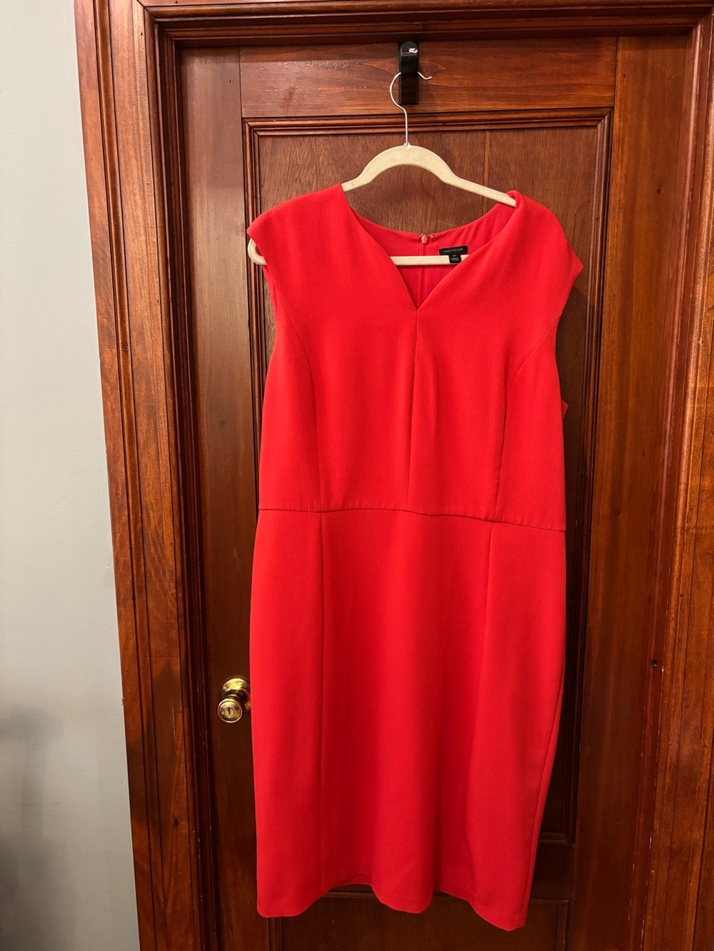 Ann Taylor Red Seamed Split V-Neck Sheath Dress Cap Sleeve Size 18Tall